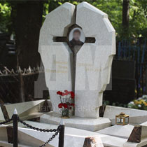 мраморный памятник