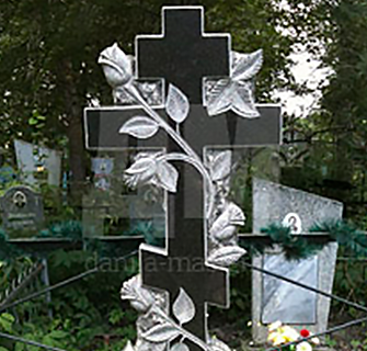 Памятник на могилу из гранита крест резной