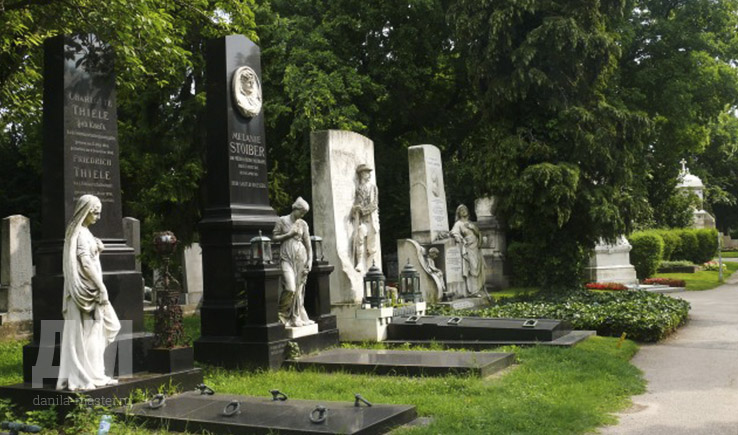 памятники