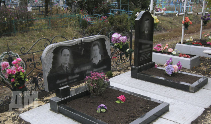 памятник на двоих