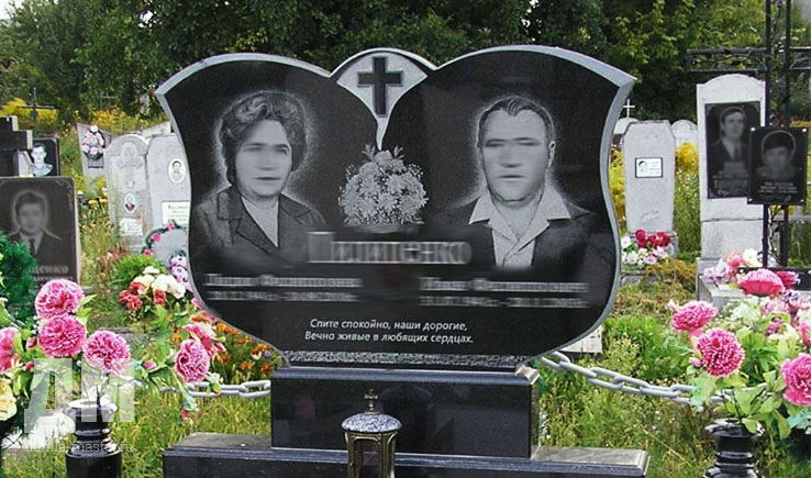 двойной памятник