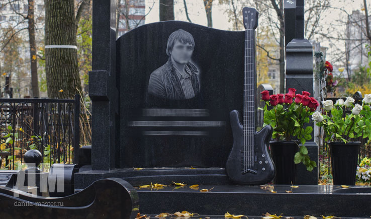 гранитный памятник