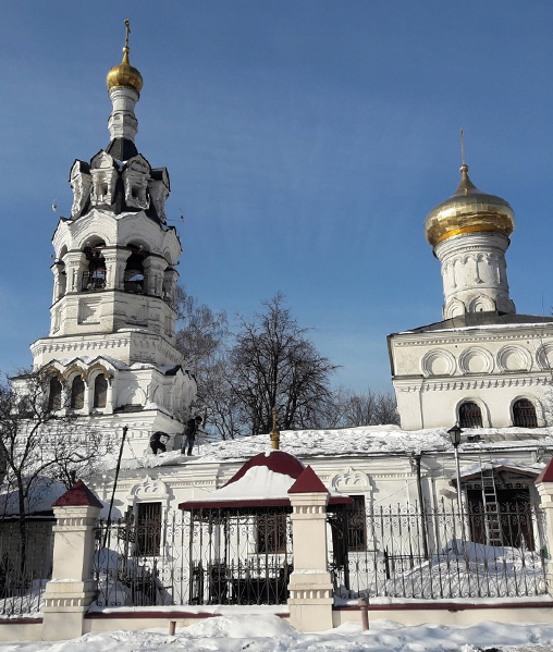 Церковь на кладбище