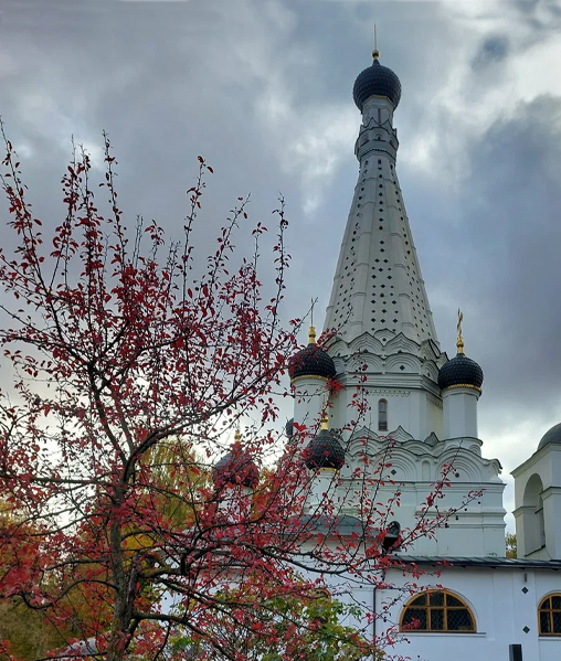 Церковь на кладбище