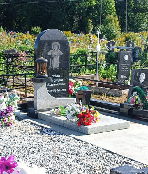 Установка памятника на кладбище