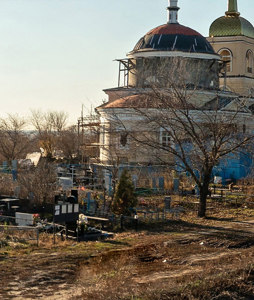 Церковь на кладбище