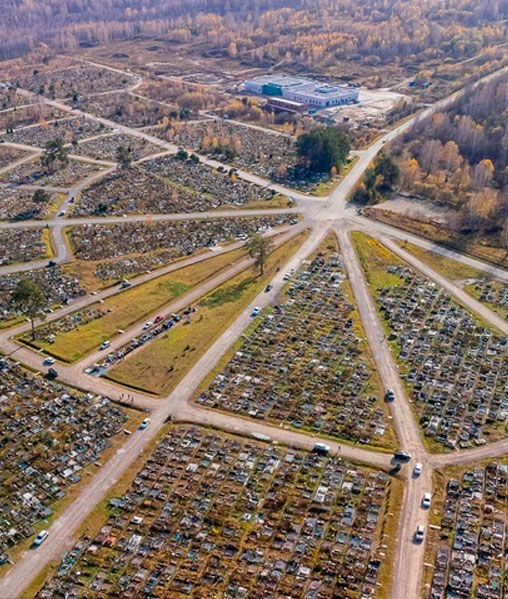 Фото памятников на кладбище