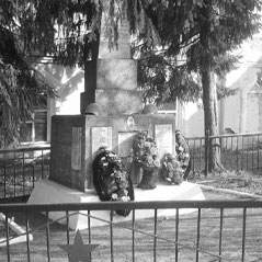 Заказать памятник на Сырковском кладбище