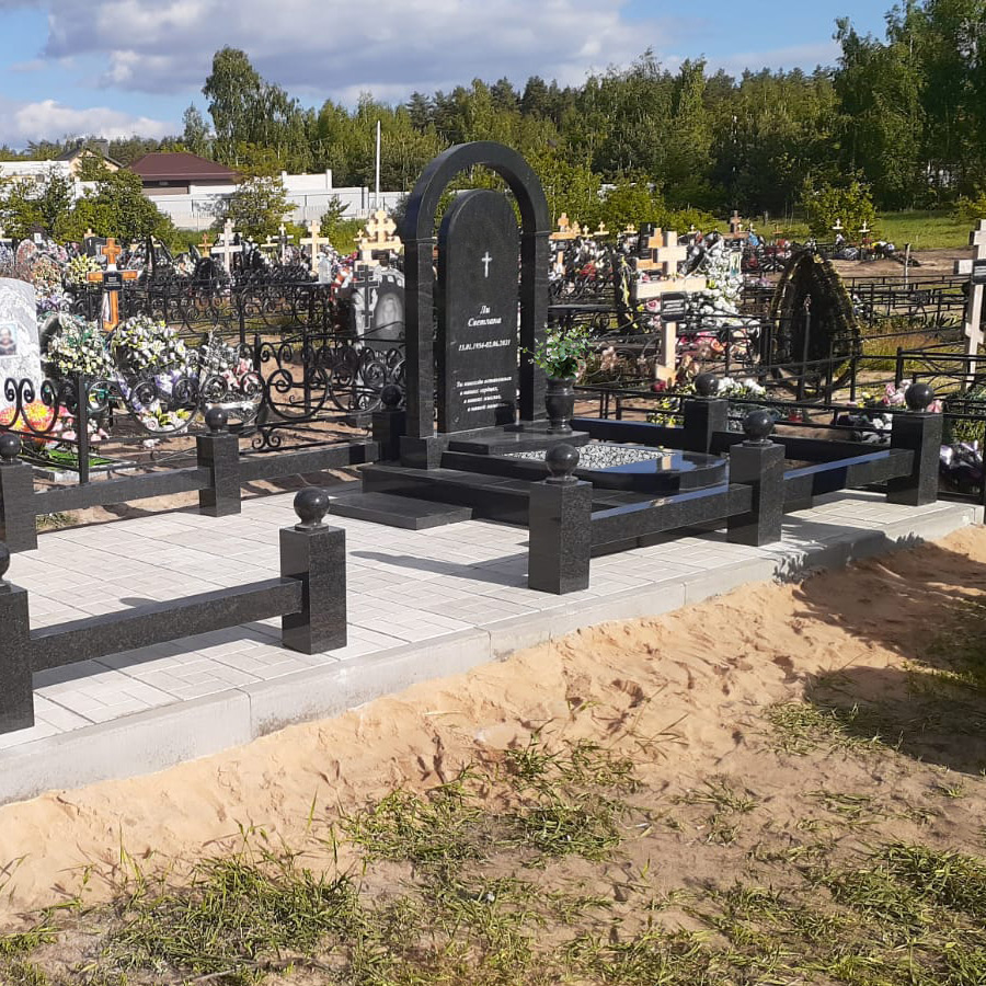 Комплекс с гранитным элитным памятником 