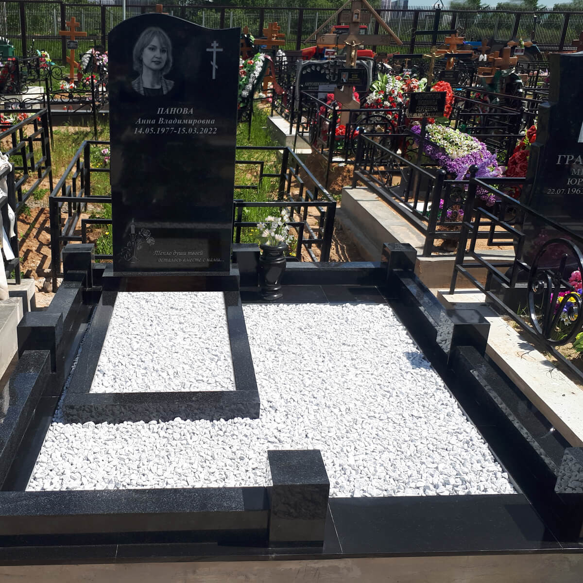 Цоколь на могилу из гранита