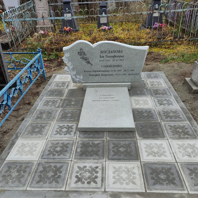 Памятник горизонтальный серый