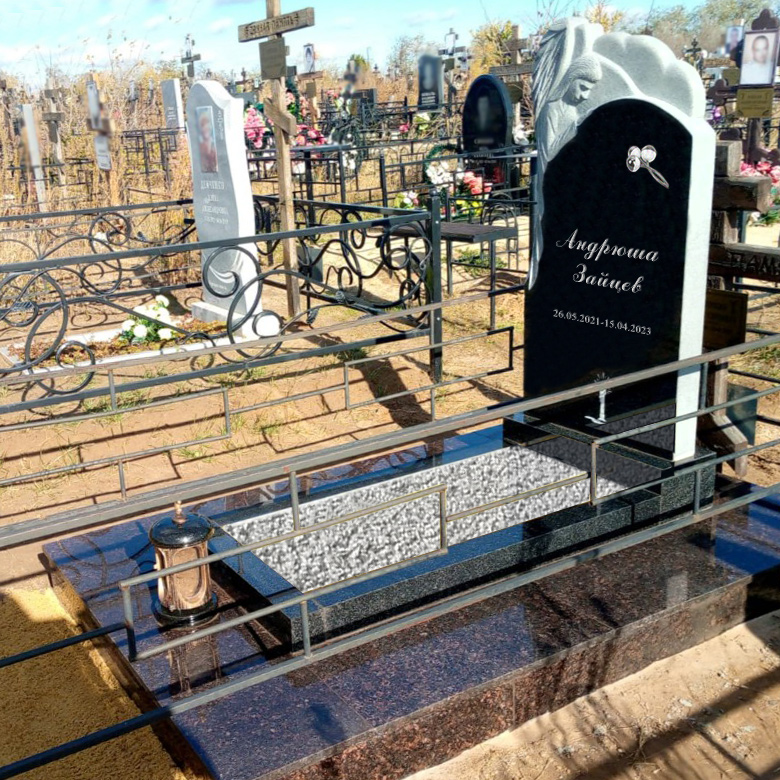 Гранитный памятник