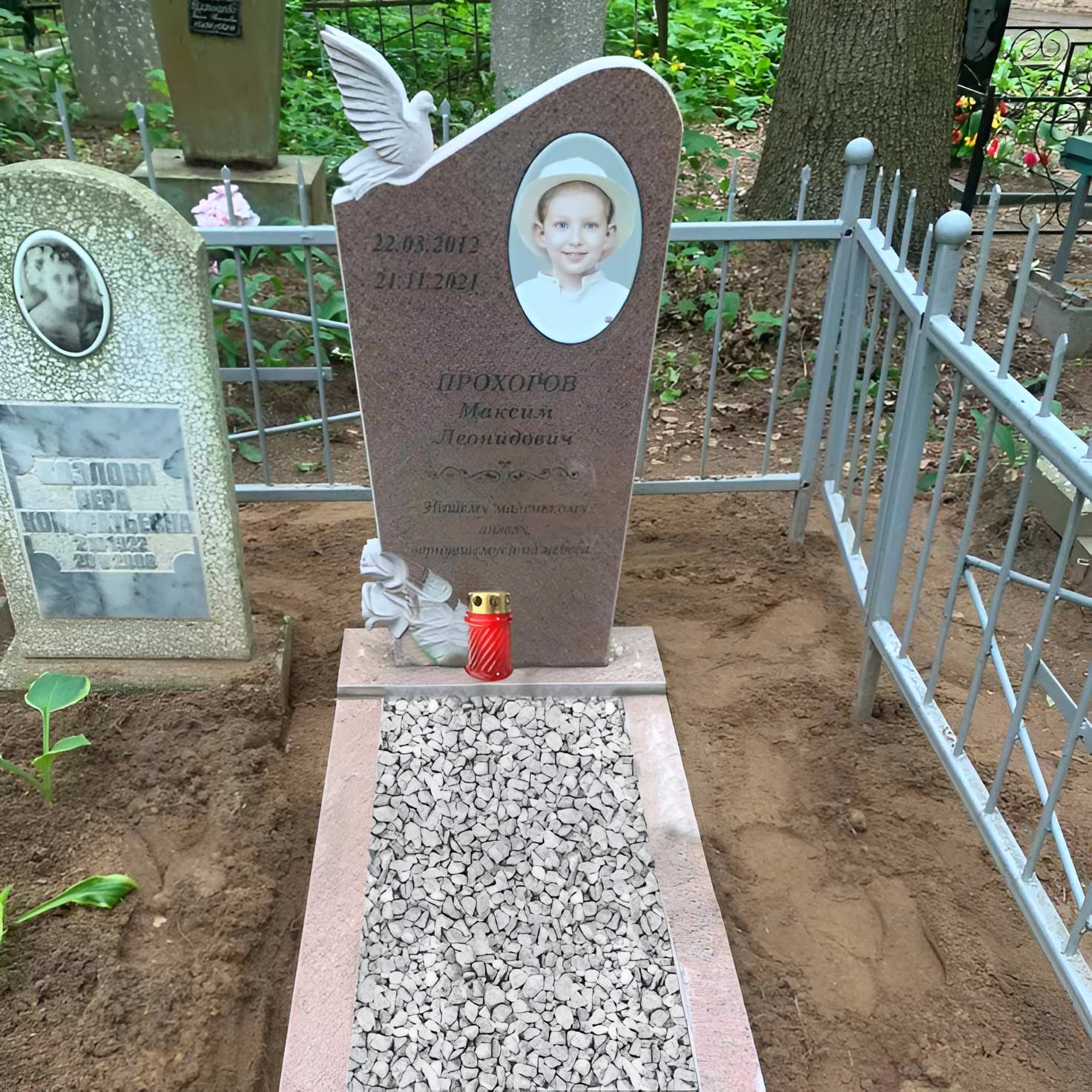 Памятник из гранита