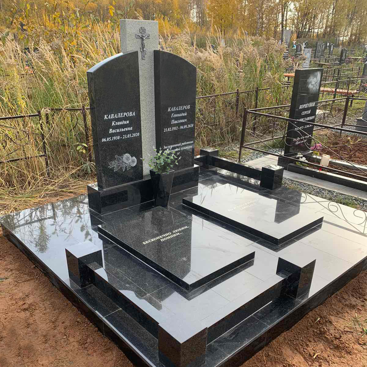 Эксклюзивный комбинированный памятник