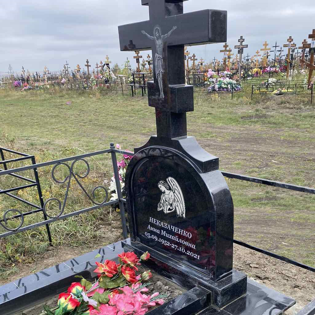 Гранитный памятник