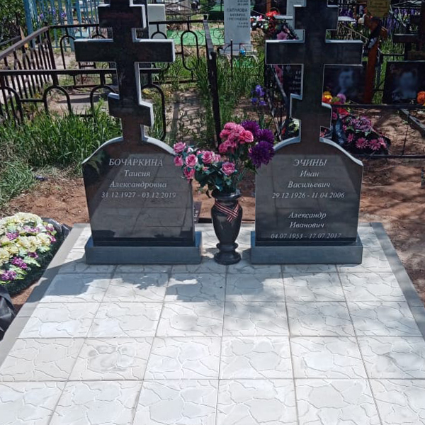 Гранитные кресты на двойное захоронение