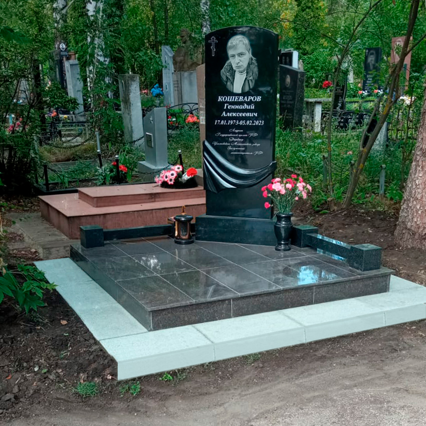 Мемориальные комплексы на могилу