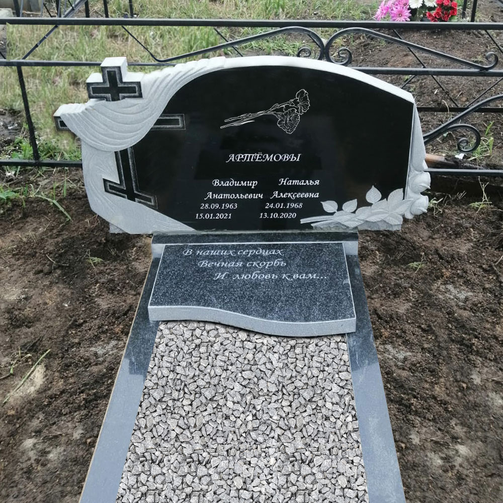 Горизонтальный памятник с крестом и резным полотном