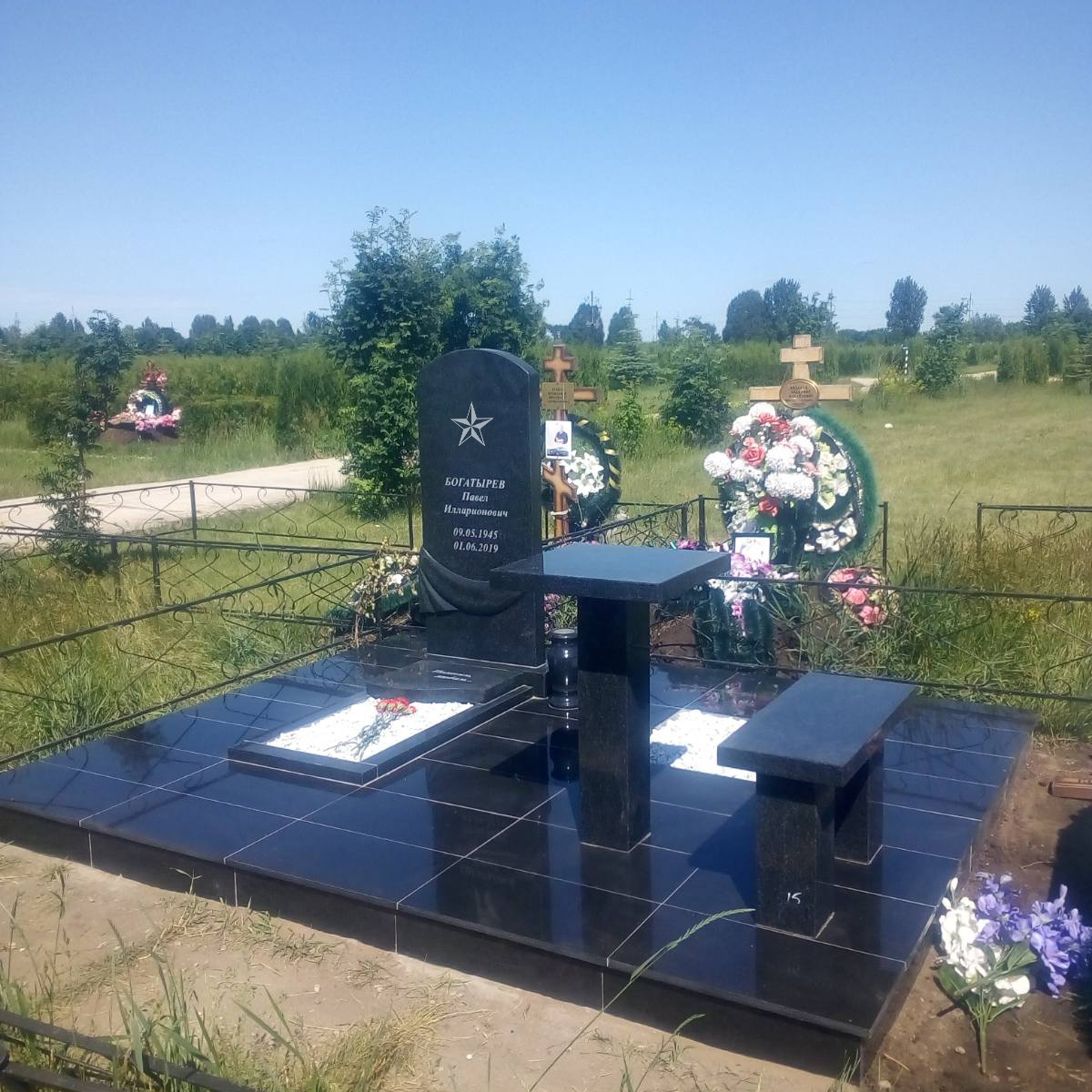 Благоустройство могилы