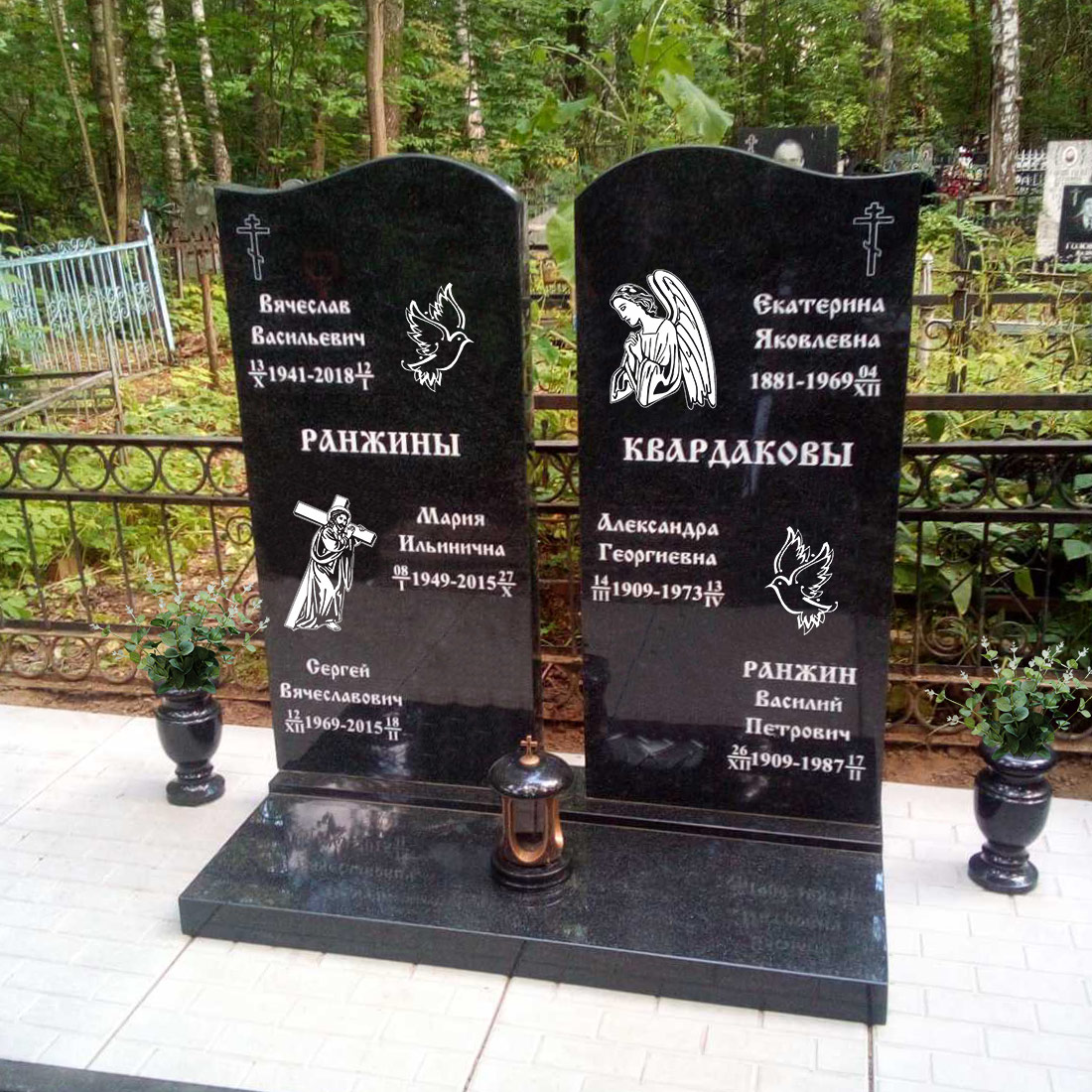 Гранитный комплекс для семейного захоронения