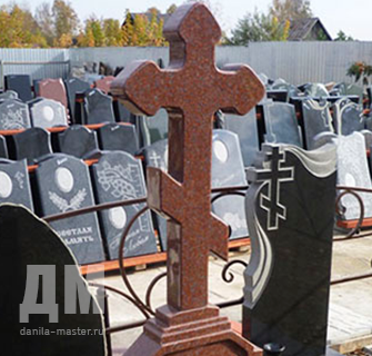 Выбор мастера по созданию памятников из гранита на могилу Саратов