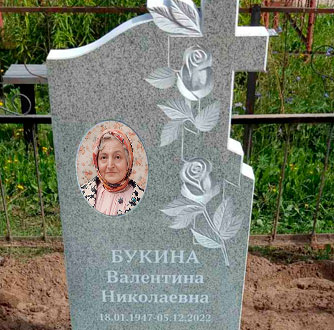 Резной памятник