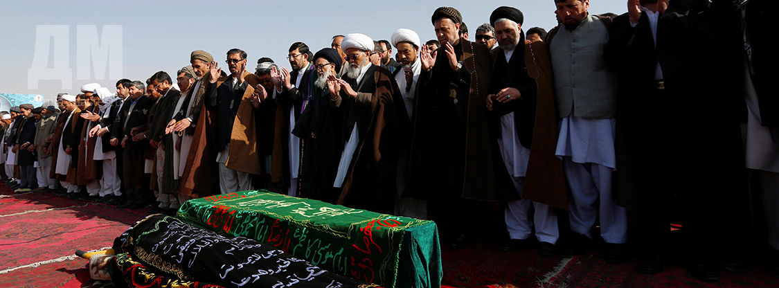 Почему покойника вперед ногами. Похороны Ислама индиго.